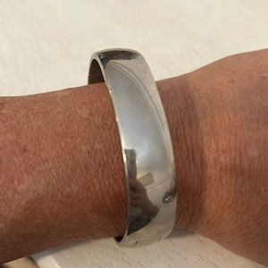 Old Sterling Silver HEAVY hinged bracelet 2.5” bangle